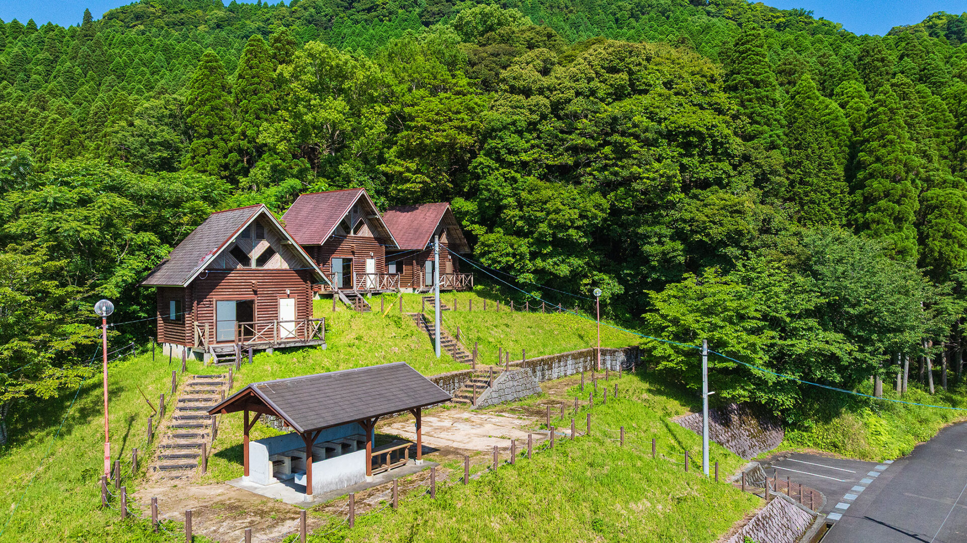 2階建てタイプのバンガローは4棟あります