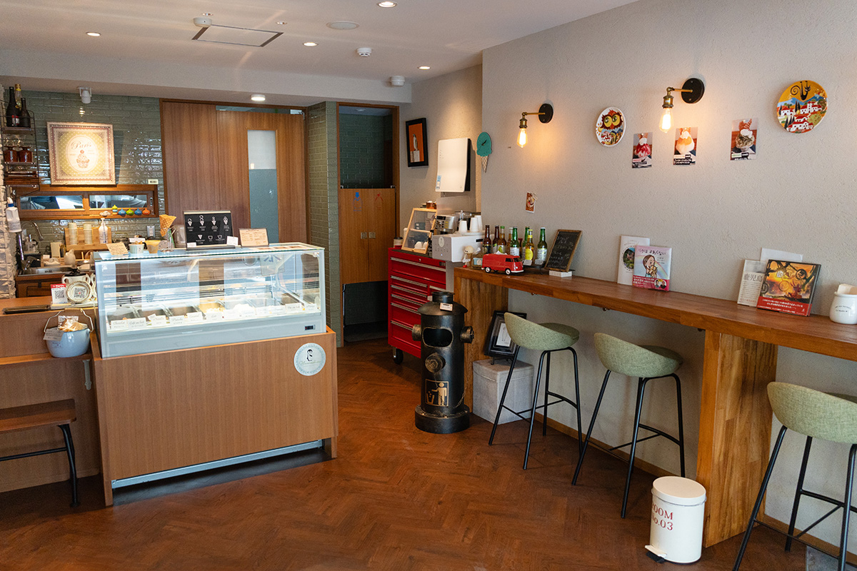 鹿児島菓子舗 山下_アイス店内